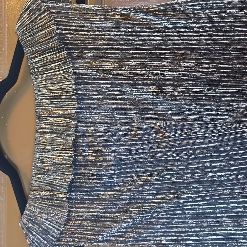 Connected-Shimmery sleeveless fitted layered gold/blk dress Sz 8 NWT. - Picture 12 of 12